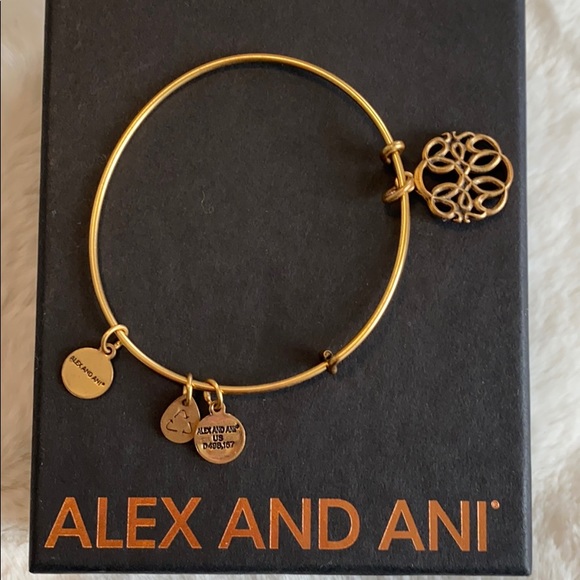 I don’t wear bracelets anymore. - Picture 3 of 4